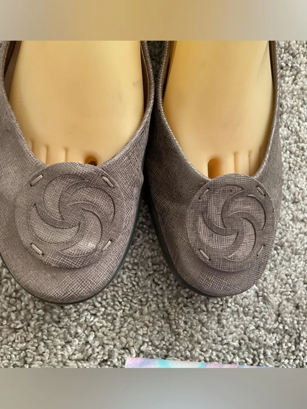 The FLEXX Shoes Womens Size 8.5 Brown Leather Ballet Flats Medallion Slip On